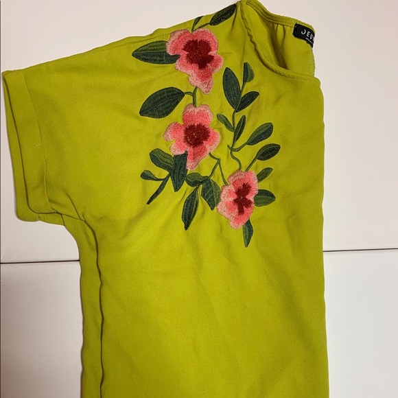 Green Top - Picture 1 of 1